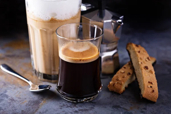 Kaffe latte, svart espresso och wienskt kaffe — Stockfoto