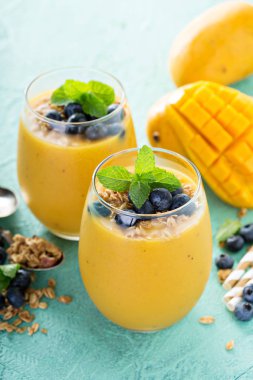 Mango smoothie gözlük