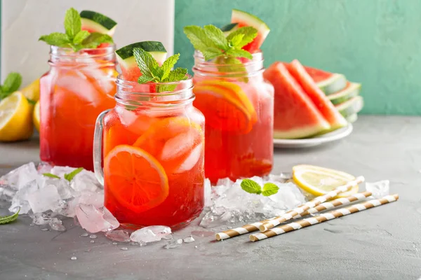 Watermelon lemonade in mason jars — Stock Photo, Image