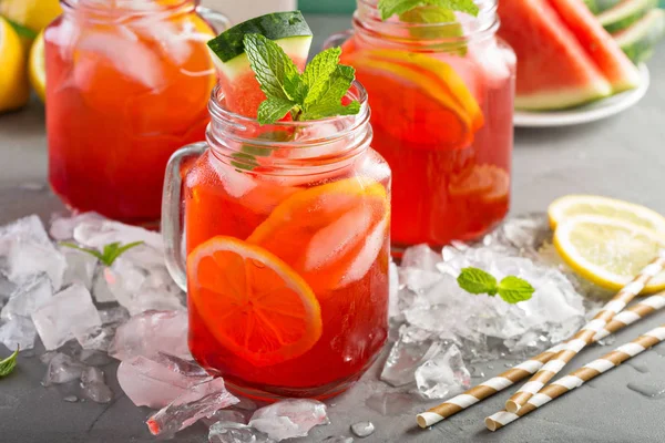 Watermelon lemonade in mason jars — Stock Photo, Image