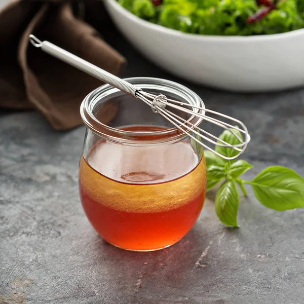 Zelfgemaakte gezonde salade dressing — Stockfoto