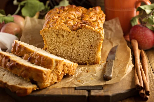 Pan de manzana estilo rústico —  Fotos de Stock