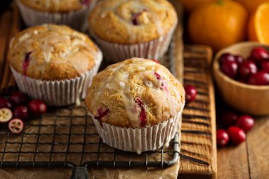 Turuncu ve yabanmersini muffins