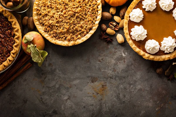 가 전통 파이 호박, 피칸과 애플 무너질 — 스톡 사진