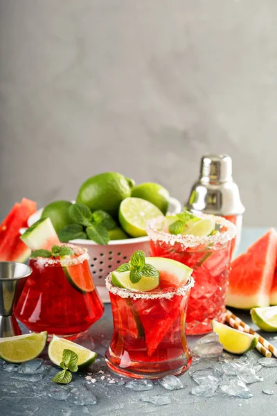 Watermelon margarita with limes — Stock Photo, Image