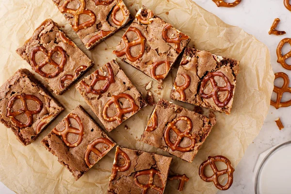 Brownies fatti in casa con pretzel — Foto Stock