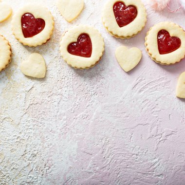 Çilek dolgulu vanilya Çerezler