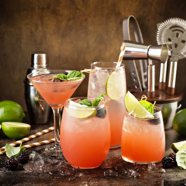 Grapefruit und Limettencocktails — Stockfoto