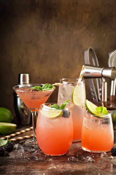 Grapefruit und Limettencocktails — Stockfoto