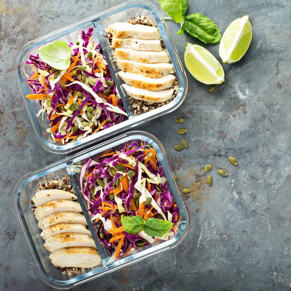 Healthy meal prep containers with quinoa and chicken — Stock Photo, Image