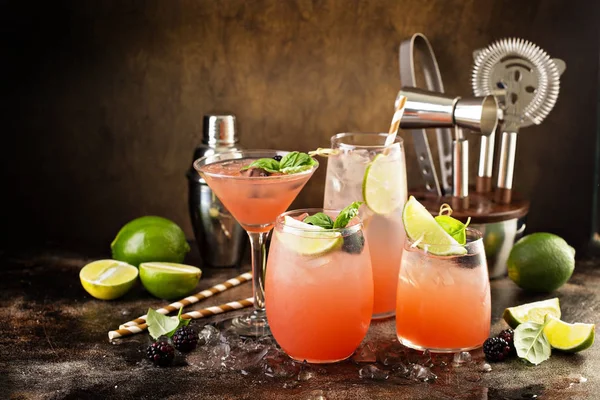 Grapefruit und Limettencocktails — Stockfoto