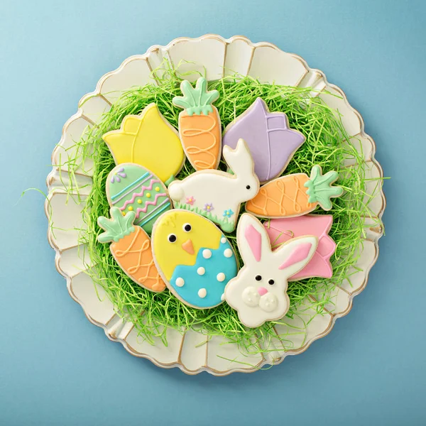 Easter cookies on a big plate — Stock Photo, Image