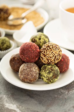 Tarihleri ve fındık ile sağlıklı yer mantarı