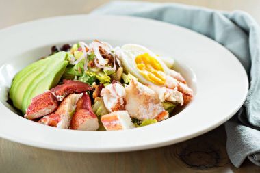 Istakoz cobb salatası