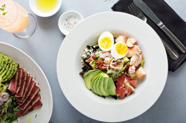 Istakoz cobb salatası