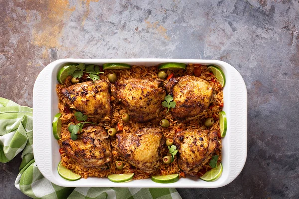 Arroz con Pollo, İspanyol rice ile kurutulmuş tavuk