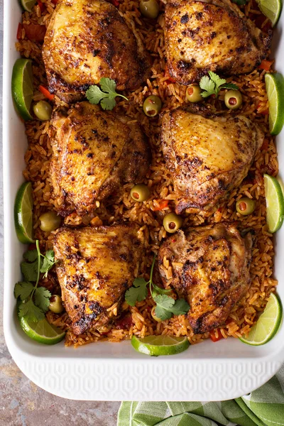 Arroz con Pollo, İspanyol rice ile kurutulmuş tavuk