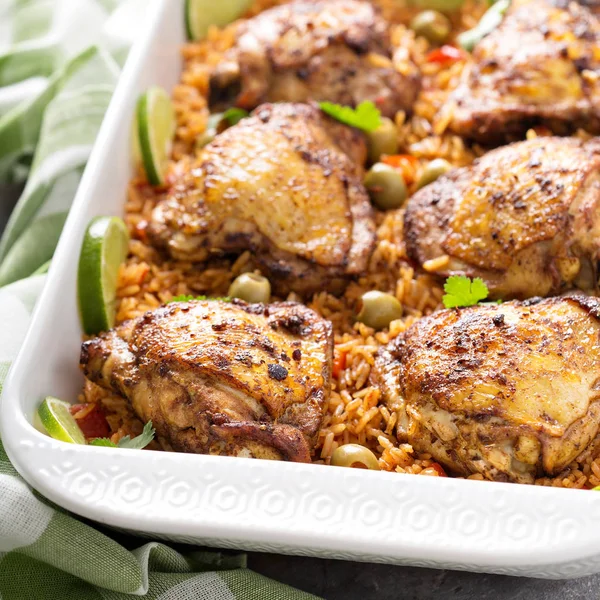 Arroz con Pollo, İspanyol rice ile kurutulmuş tavuk