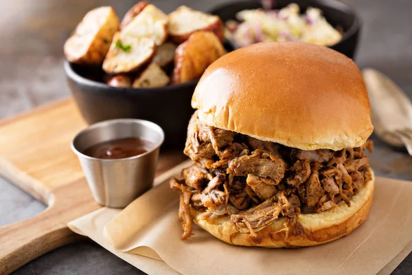 Pulled pork sandwich with bbq sauce