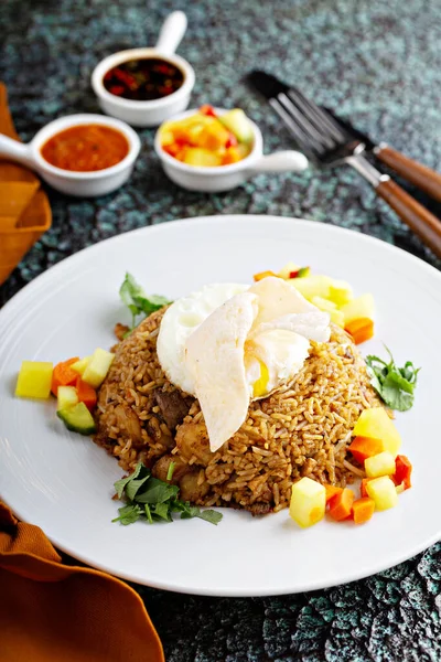 Nasi goreng, Endonezya kızarmış pilav — Stok fotoğraf