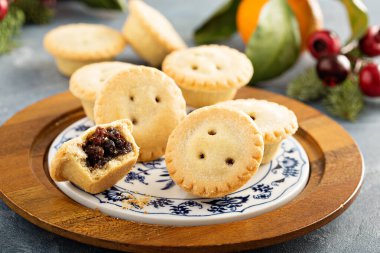 Kıymalı börek Noel için