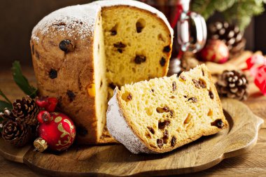 Geleneksel Noel panettone Kuruyemiş ile
