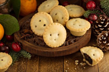 Kıymalı börek Noel için