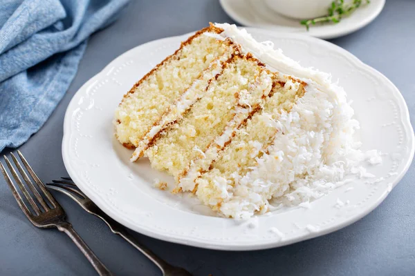 Coconut layer cake — Stock Photo, Image