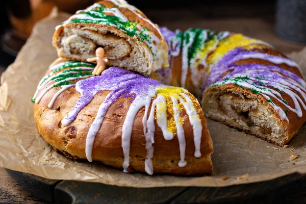 King cake for Mardi Gras — Stock Photo, Image