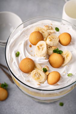 Muzlu puding, büyük bir lokmada.