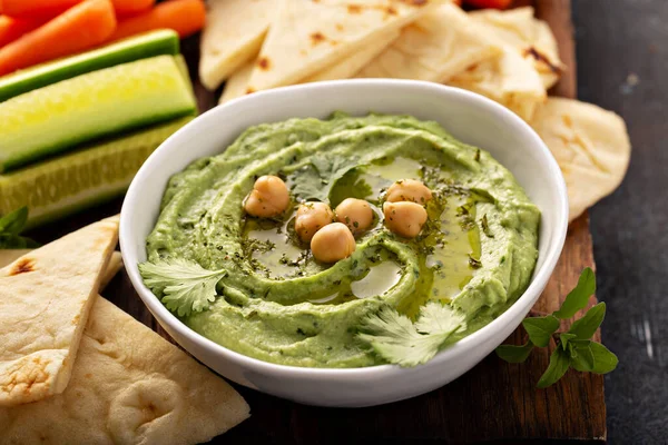 Avocado cilantro hummus maison — Photo