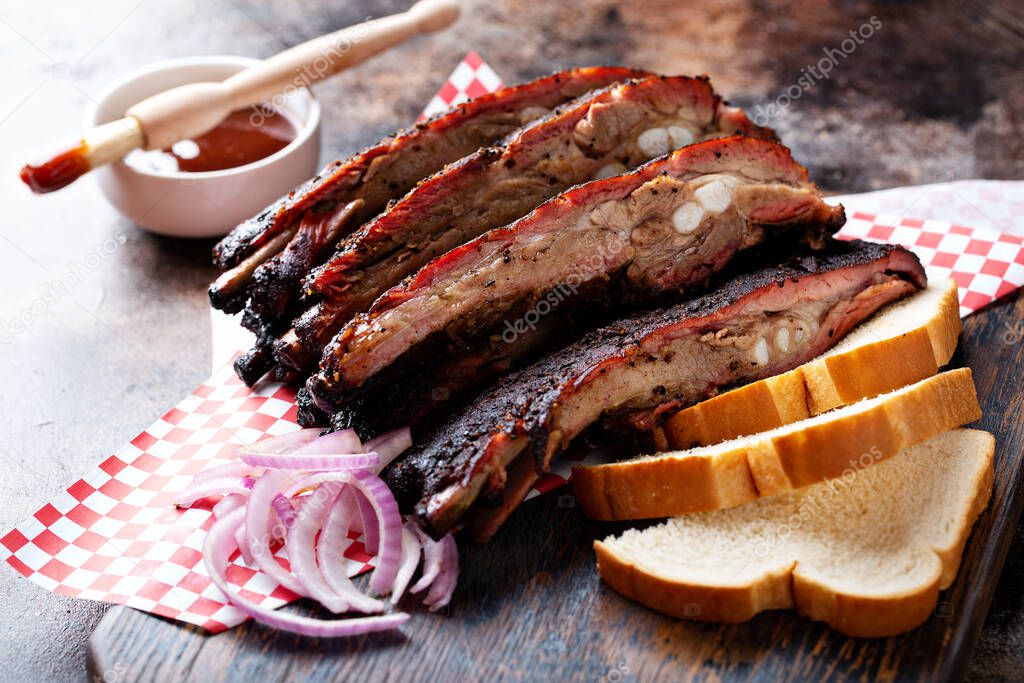 Barbeque ribs with red onion