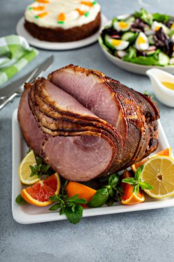 Brunch için Paskalya jambonu
