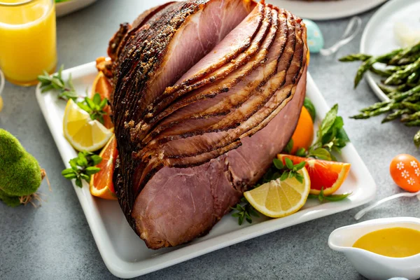 Easter ham for brunch — Stock Photo, Image