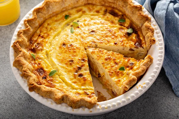 Quiche lorraine for breakfast — Stock Photo, Image