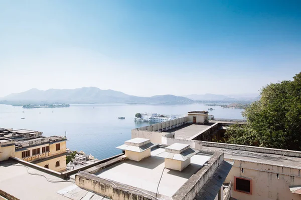 Vue sur le lac Pichola et Palas, Udajpur, Inde — Photo