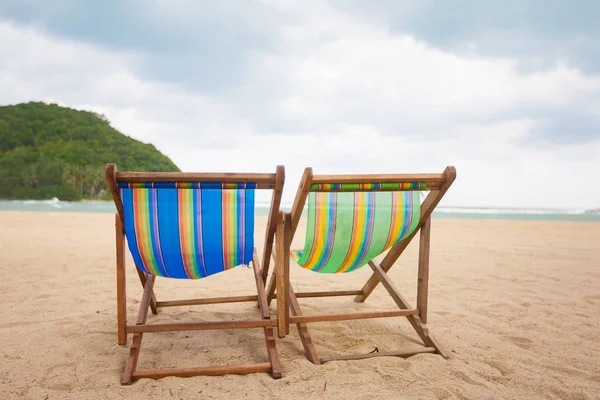 Strandkörbe direkt am Meer — Stockfoto