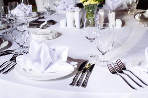 Conjunto de mesa para uma festa de evento ou casamento — Fotografia de Stock