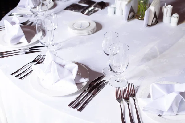 Ensemble de table pour une fête d'événement ou un mariage — Photo