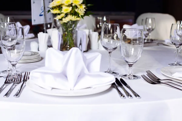 Conjunto de mesa para uma festa de evento ou casamento — Fotografia de Stock