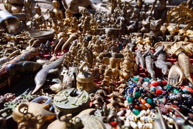 Bir piyasaya, Katmandu, Nepal sunulan Hatıra Eşyası