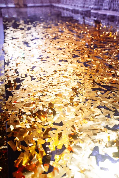 Zlaté konfety s šumivé Glitter - vánoční a párty bac — Stock fotografie