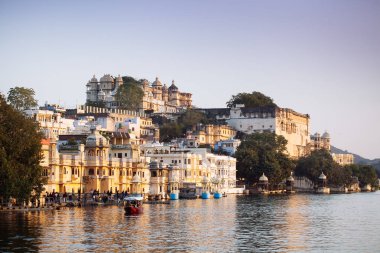 Udaipur Rajasthan Hint mimarisi. Panoramik pic