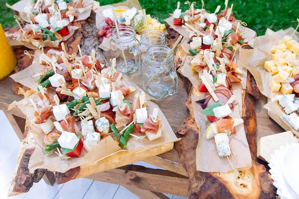 Güzel yemek Ziyafet tablo dekore edilmiş 