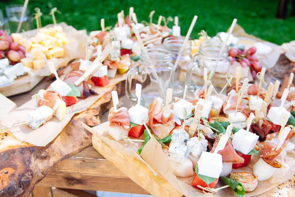 Güzel yemek Ziyafet tablo dekore edilmiş 