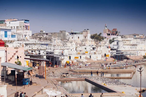 Kilátás nyílik a város push kar, rajasthan, India. — Stock Fotó