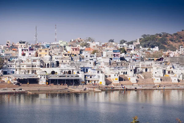 Pohled na město Pushkar, rajasthan, Indie. — Stock fotografie