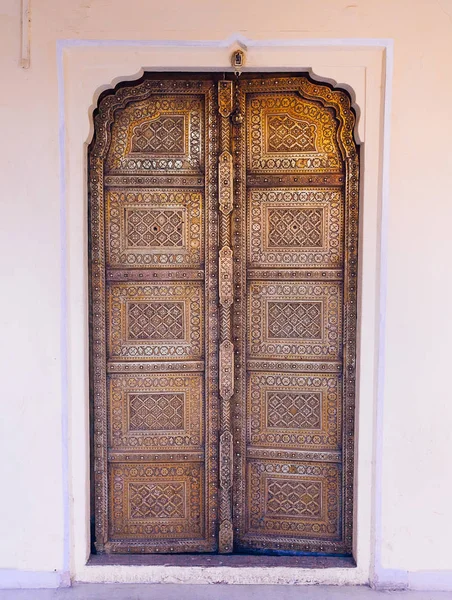Old Golden Doors of the Jaipur City Palace — Stock Photo, Image