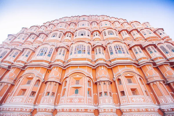 Hawa Mahal o Luogo dei venti o della brezza. Città di Jaipur — Foto Stock