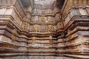 Khajuraho, Hindistan'da ünlü erotik Tapınağı'nda antik kısma.